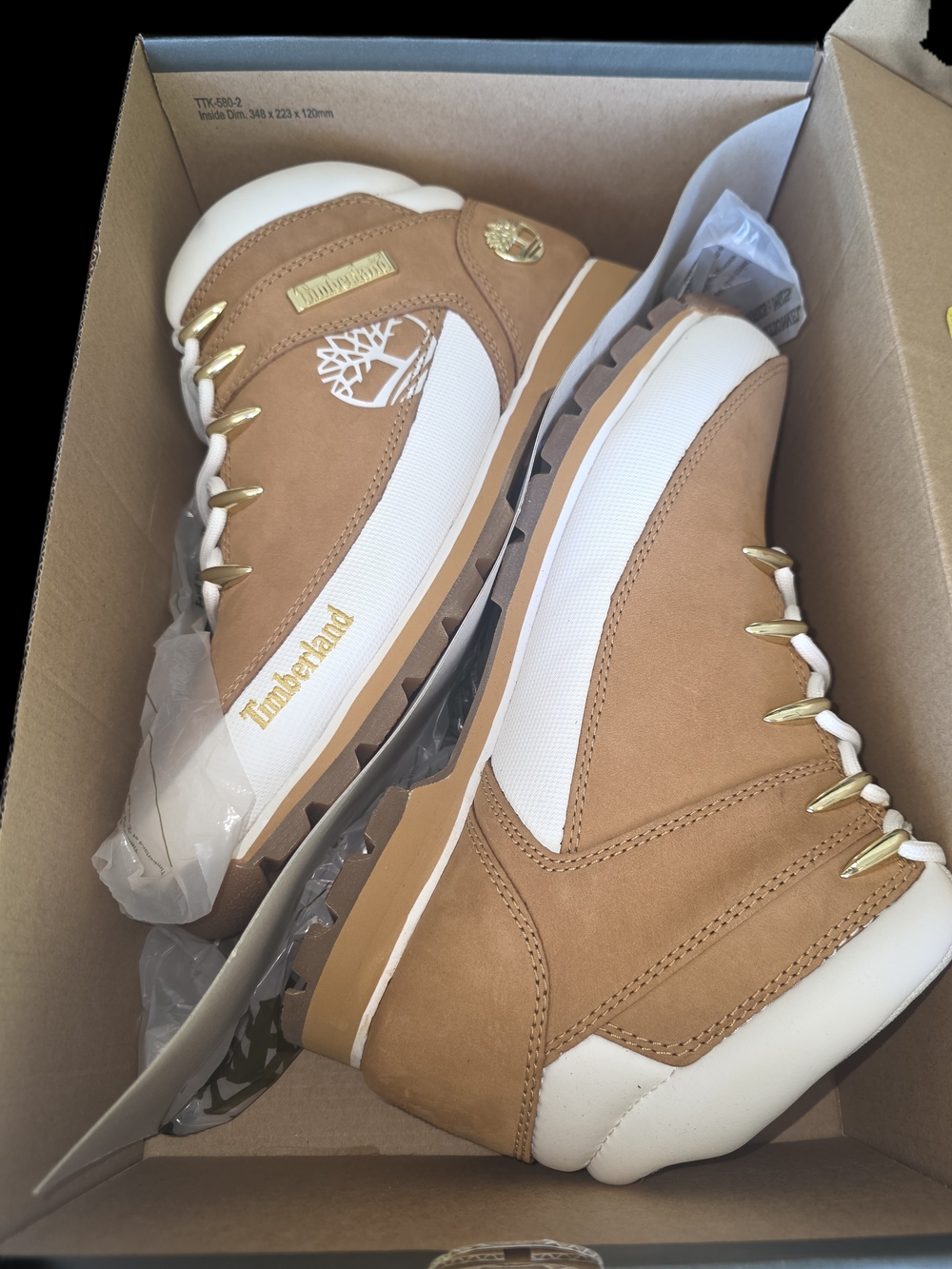 NEW Timberland Tan and White Women's Boot Sneakers Size 10